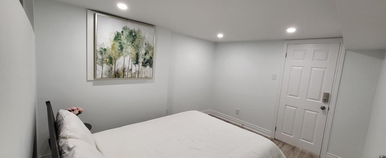 Queen Bedroom With Private Washroom Near 401, 404, Dvp, Markham, North York, Free Parking Торонто Екстериор снимка